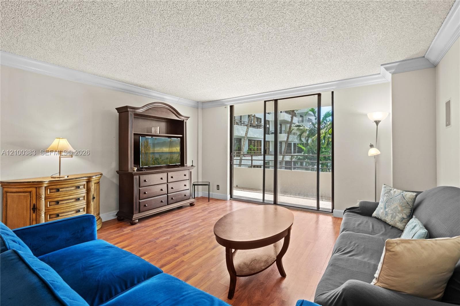2500 PARKVIEW DR 517 photo 4