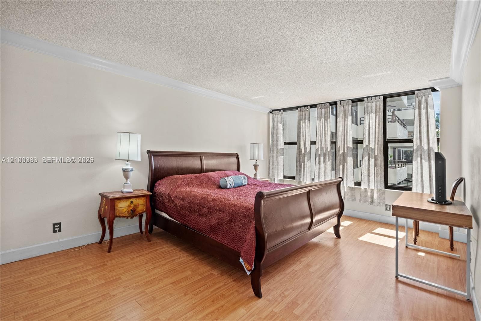 2500 PARKVIEW DR 517 photo 25