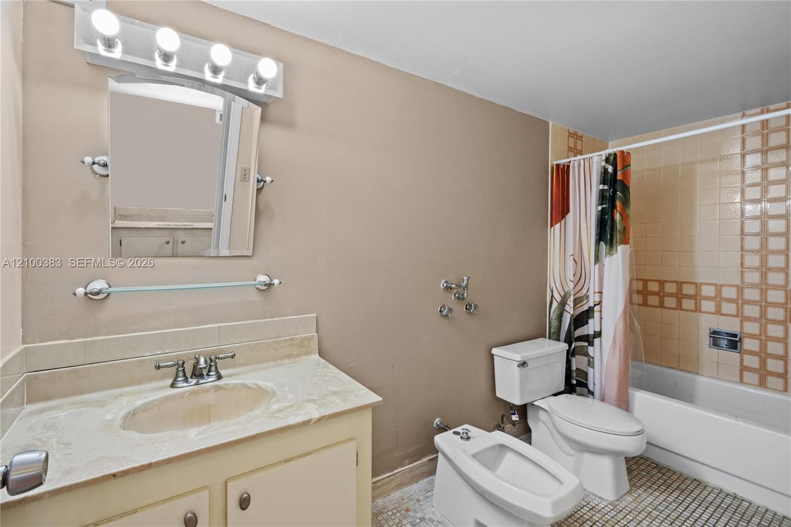 2500 PARKVIEW DR 517 photo 21