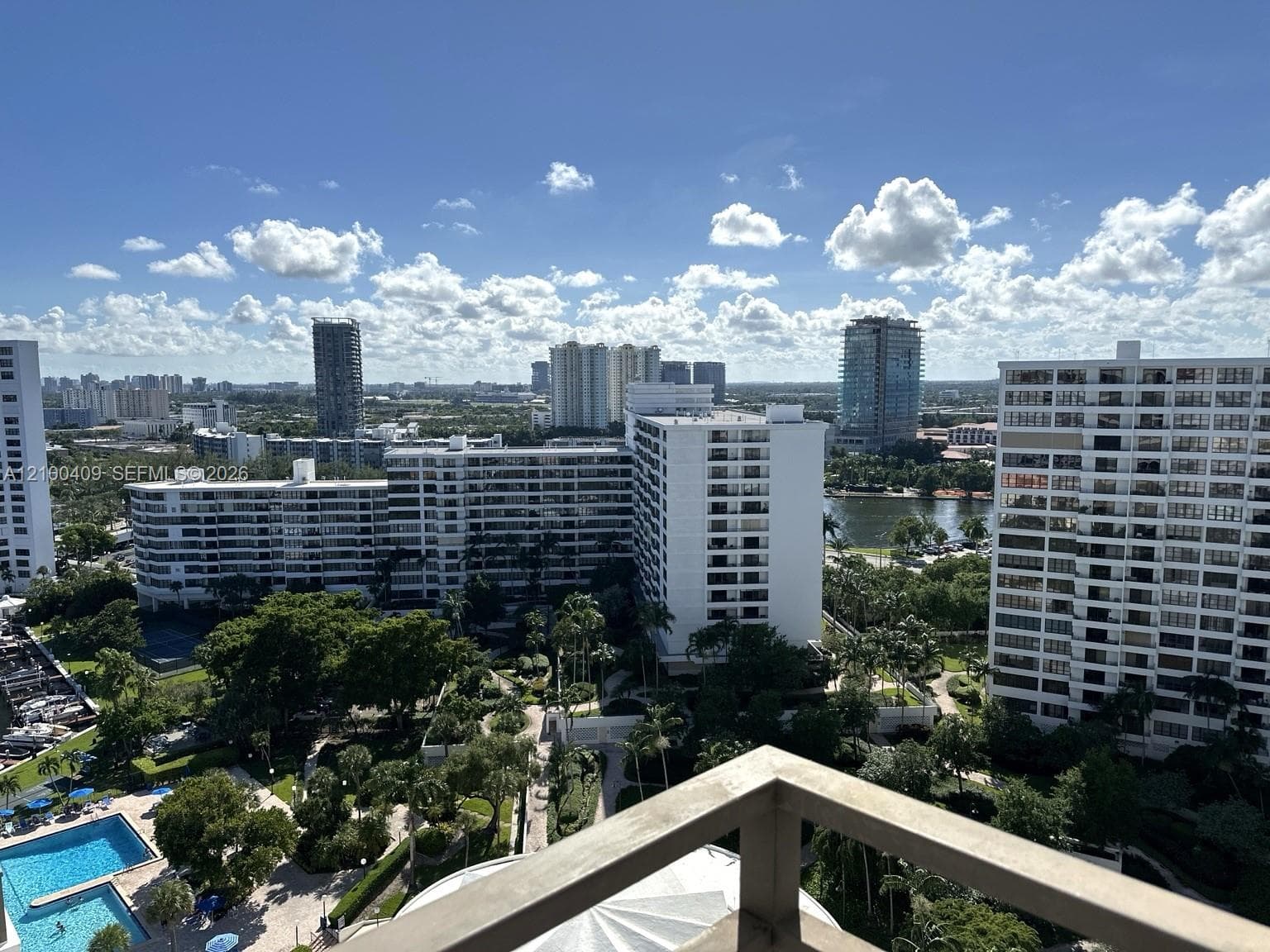 2500 Parkview Dr 2018 photo 13