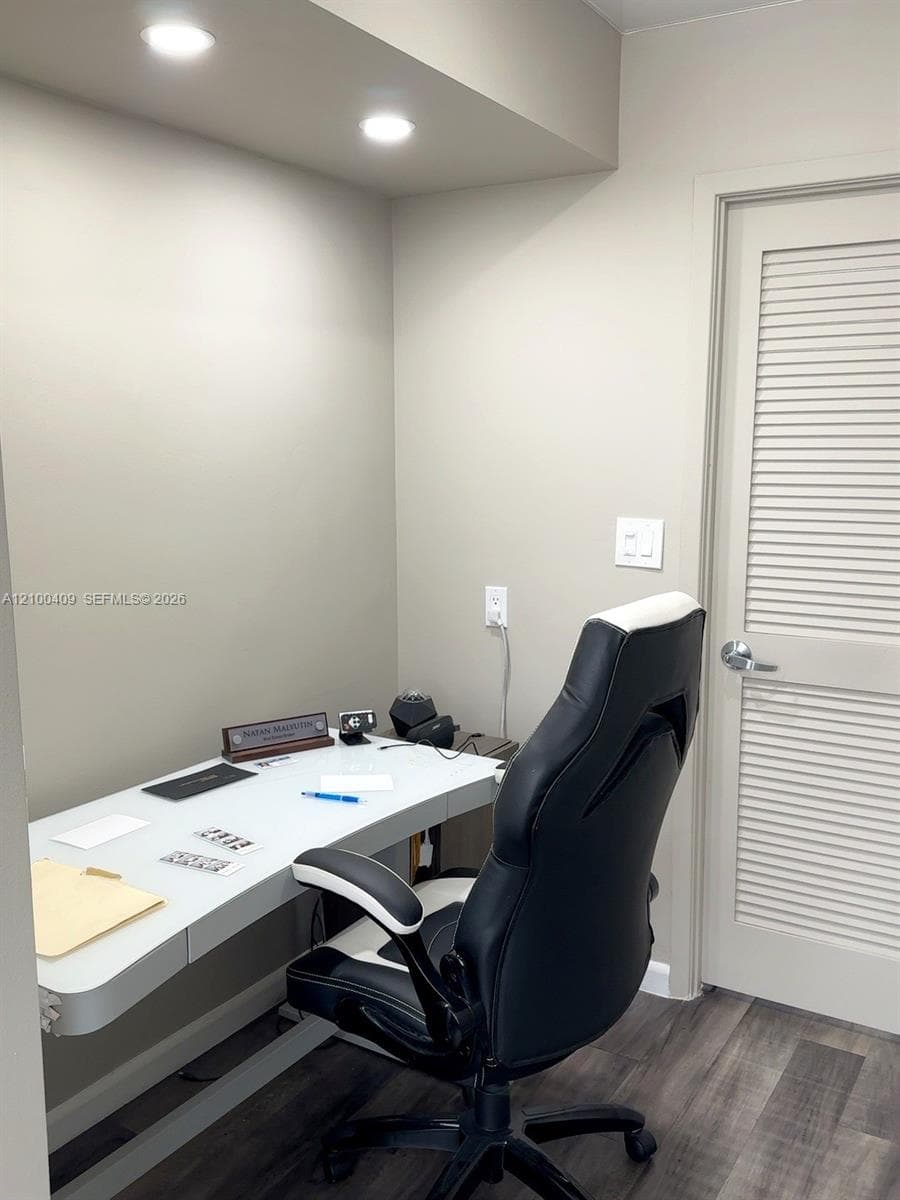 2500 Parkview Dr 2018 photo 24