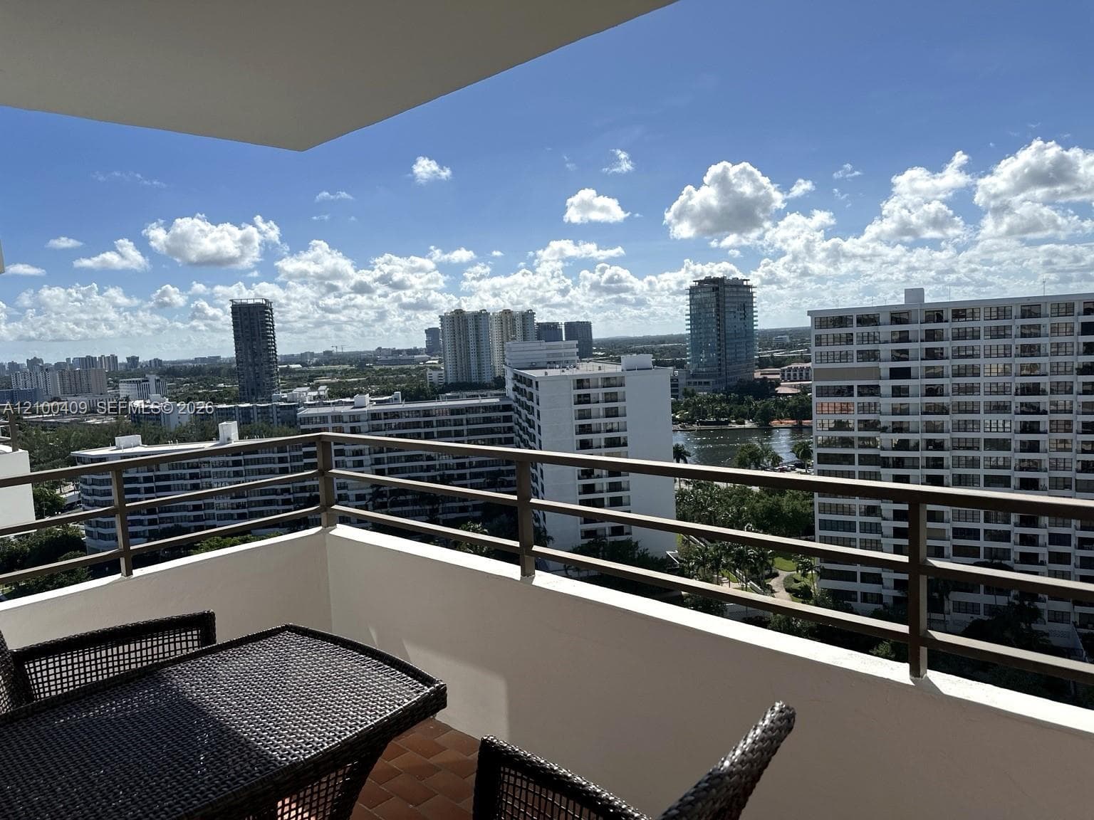 2500 Parkview Dr 2018 photo 11