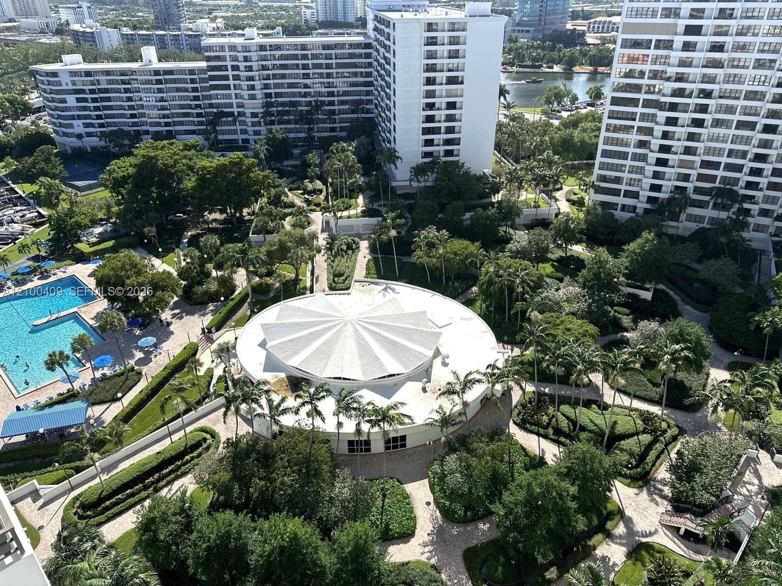 2500 Parkview Dr 2018 photo 4