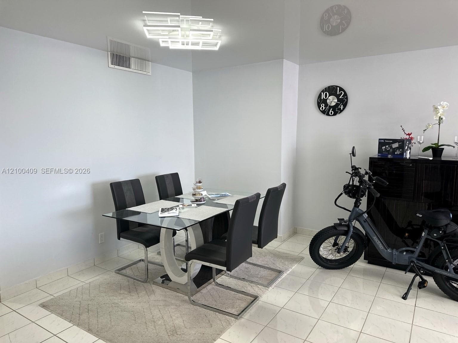 2500 Parkview Dr 2018 photo 8