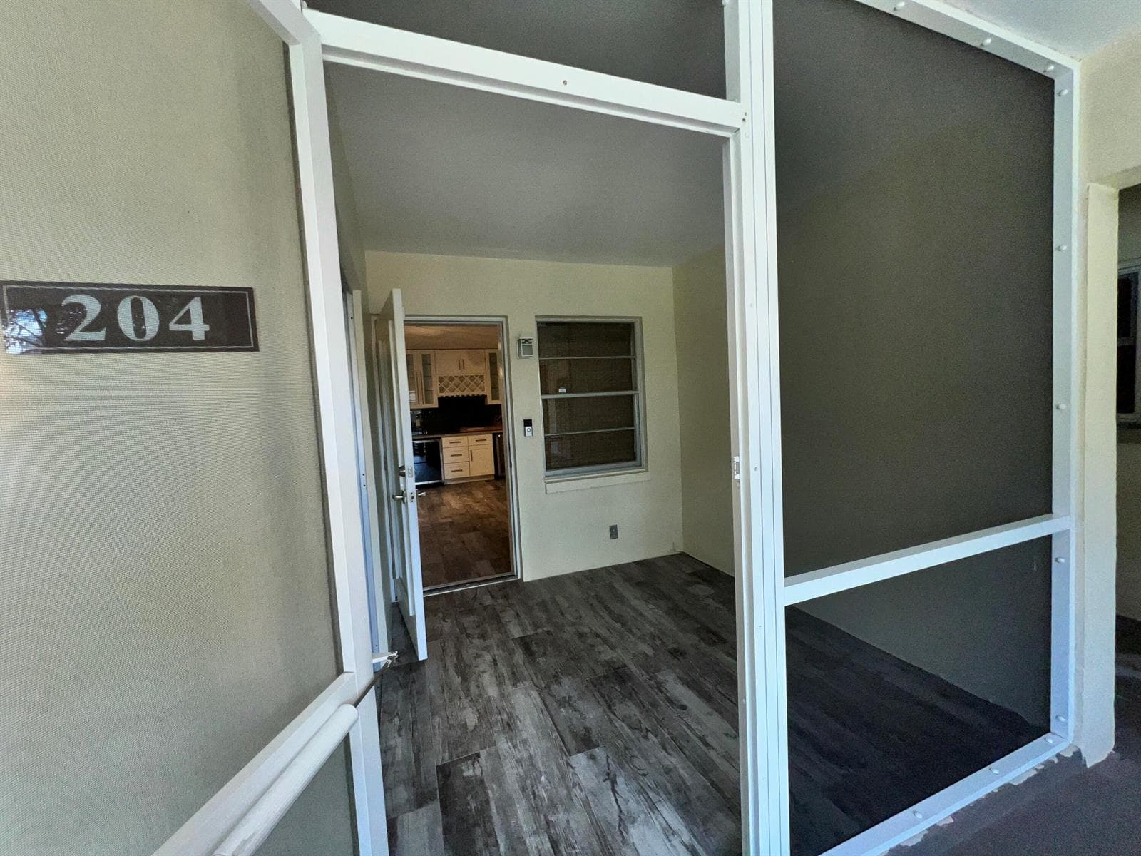 2800 NE 14TH ST Street 204 photo 4