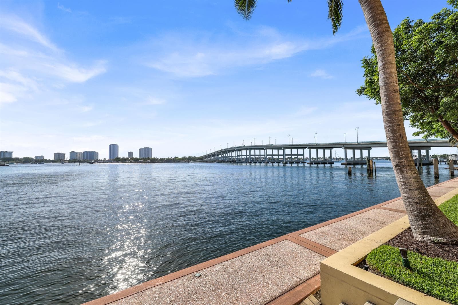 2650 Lake Shore Drive 805 photo 16