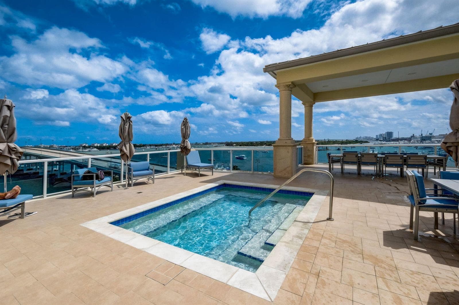 2650 Lake Shore Drive 805 photo 12
