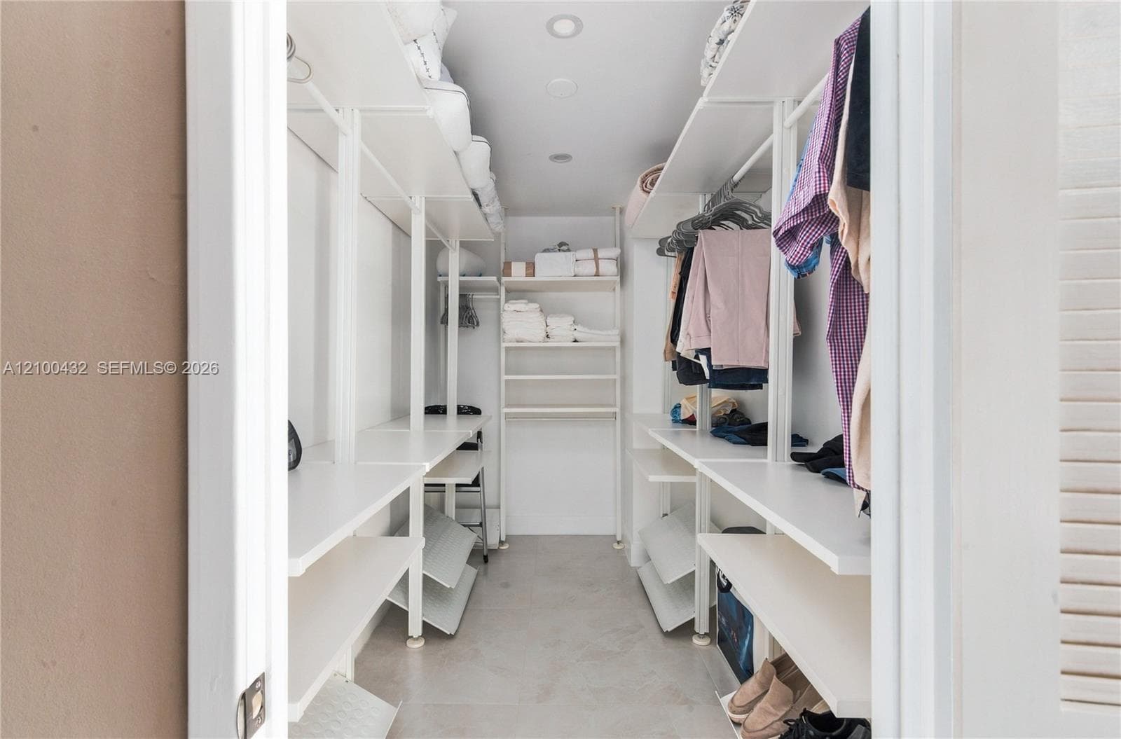 2500 PARKVIEW DR 301 photo 16
