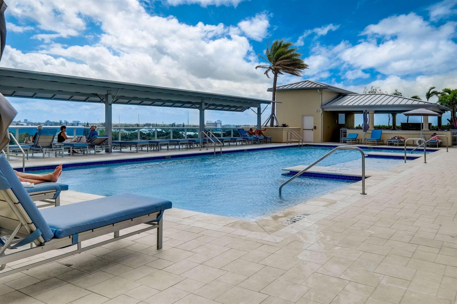2650 LAKE SHORE Drive 805 photo 13