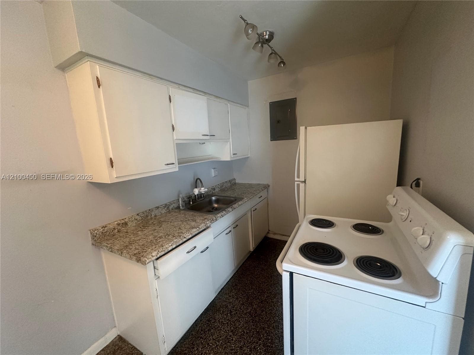 1271 NE 32nd St 1289 photo 6