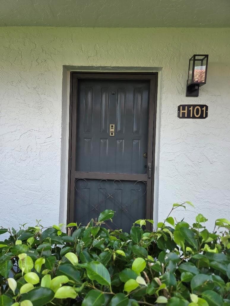 2041 W Woolbright Road H101 photo 11