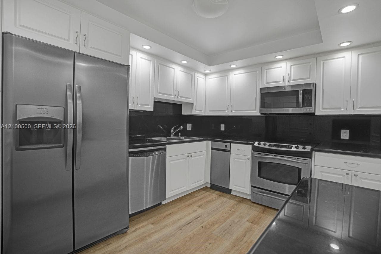 2 Grove Isle Dr B406 photo 9