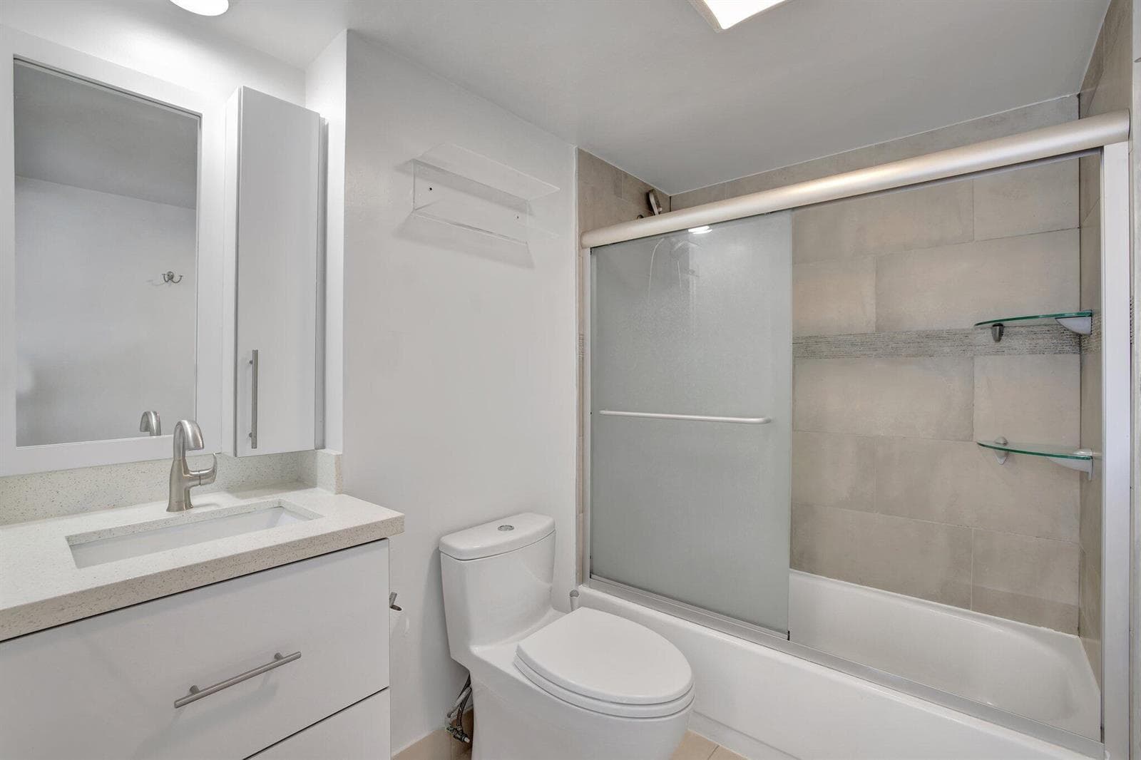3701 N COUNTRY CLUB Drive 907 photo 20