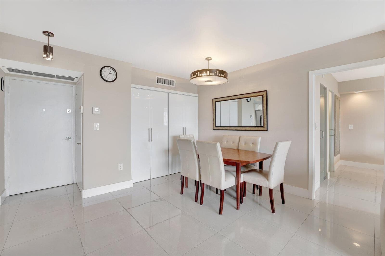 3701 N COUNTRY CLUB Drive 907 photo 8