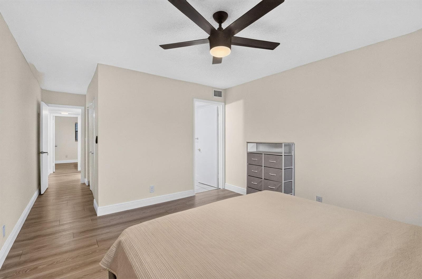 2121 W WOOLBRIGHT Road K202 photo 22