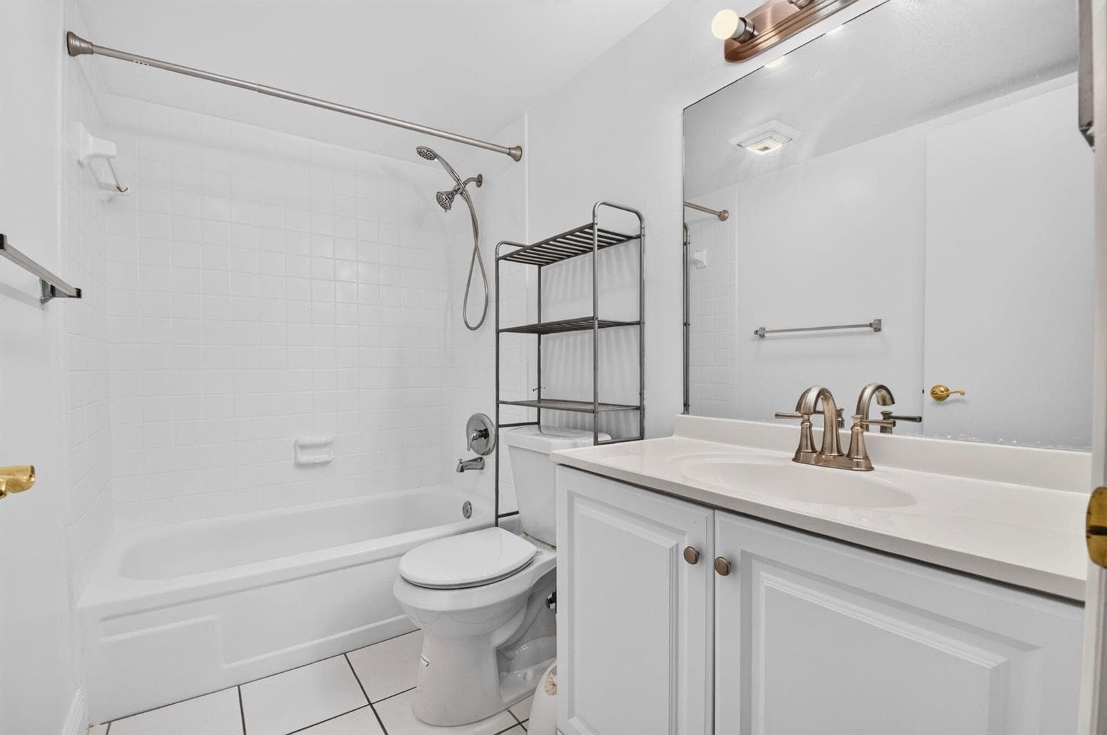 2121 W WOOLBRIGHT Road K202 photo 19