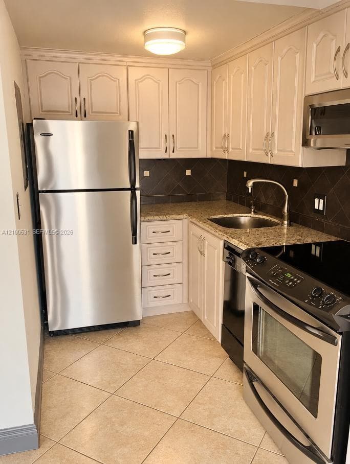 1650 NE 115th St 402 photo 9