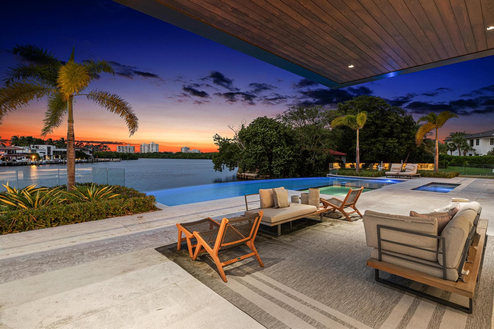 829 ORCHID Drive photo 18