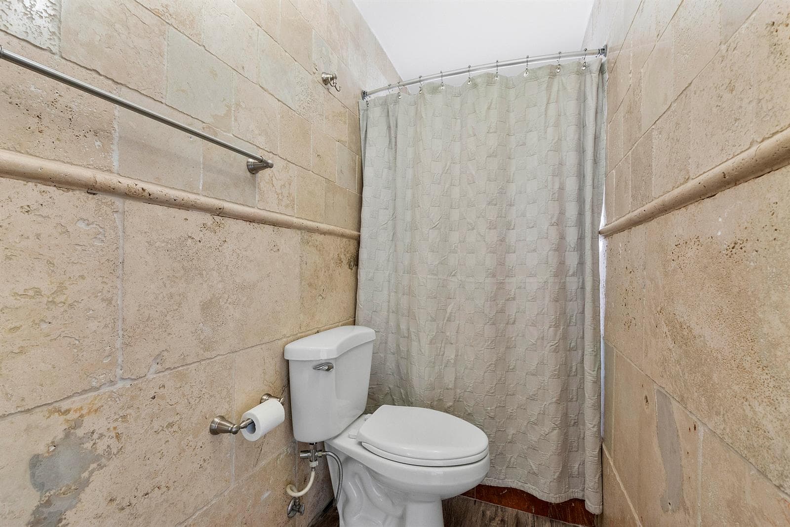 361 SE 9TH Court photo 19