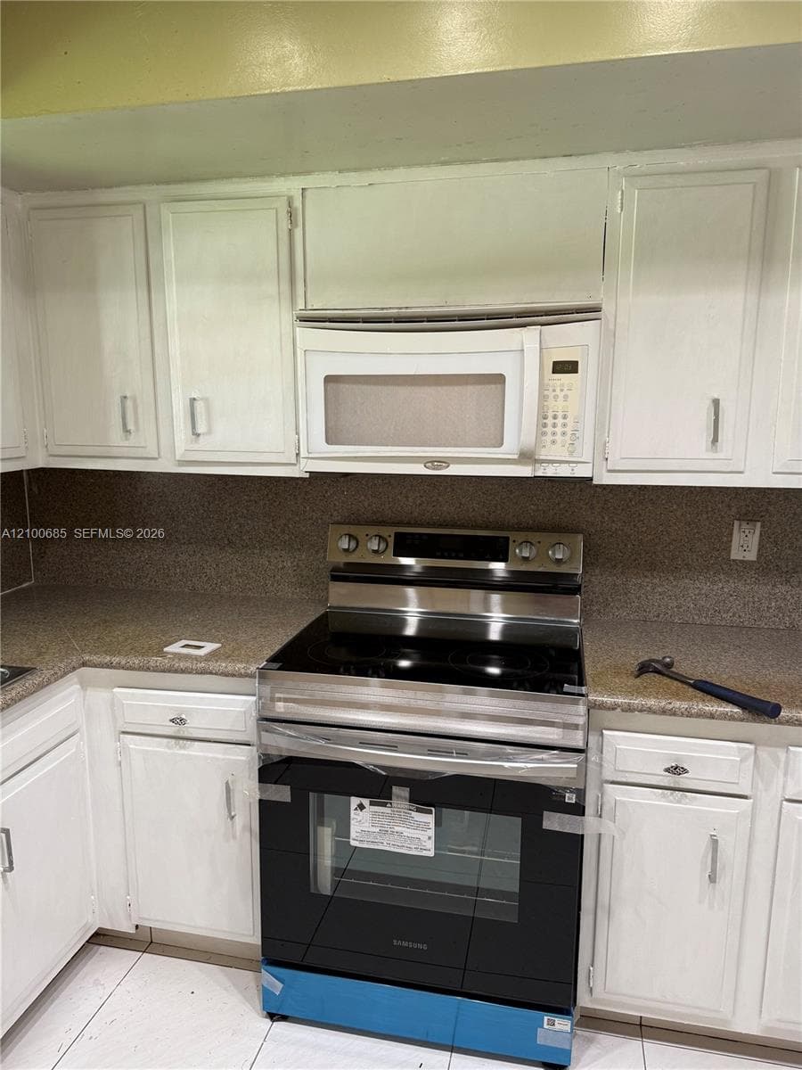 1420 SW 28th Ave 6 photo 1