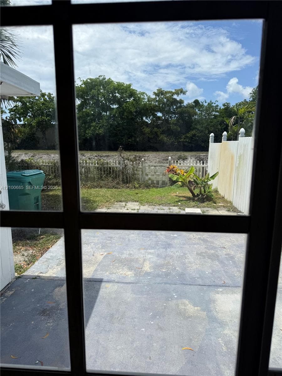 1420 SW 28th Ave 6 photo 14