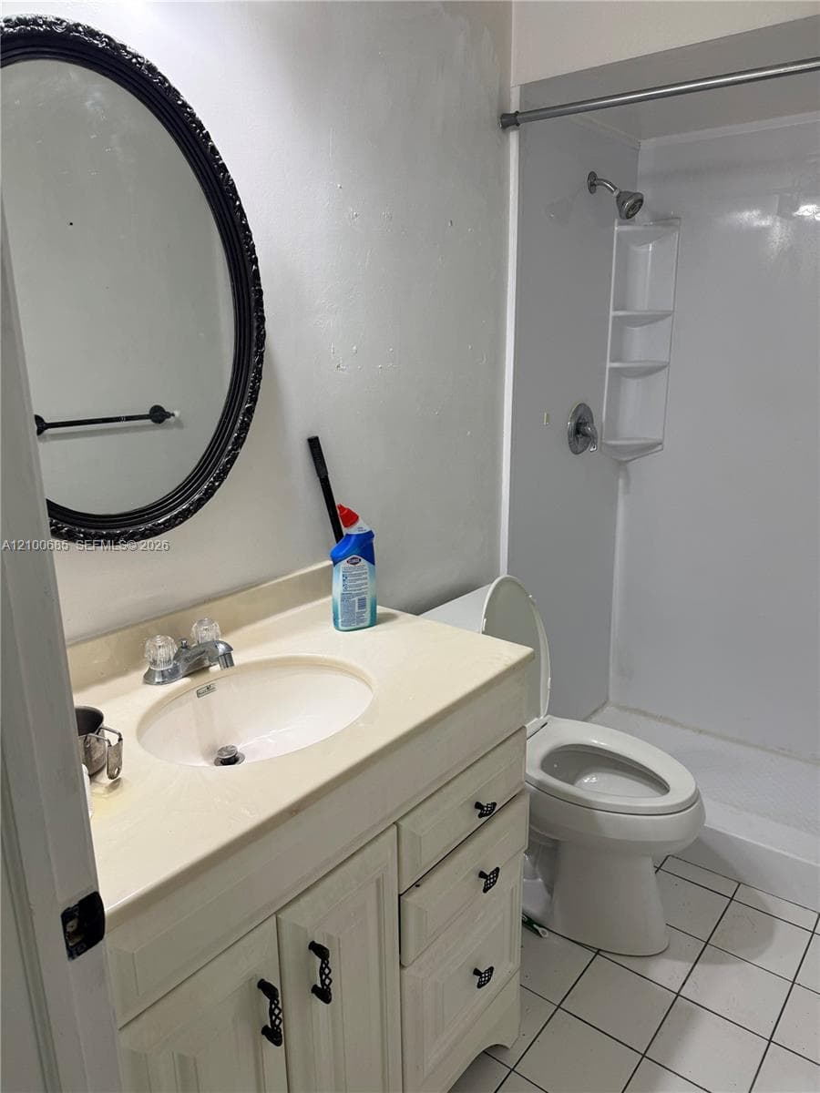 1420 SW 28th Ave 6 photo 8