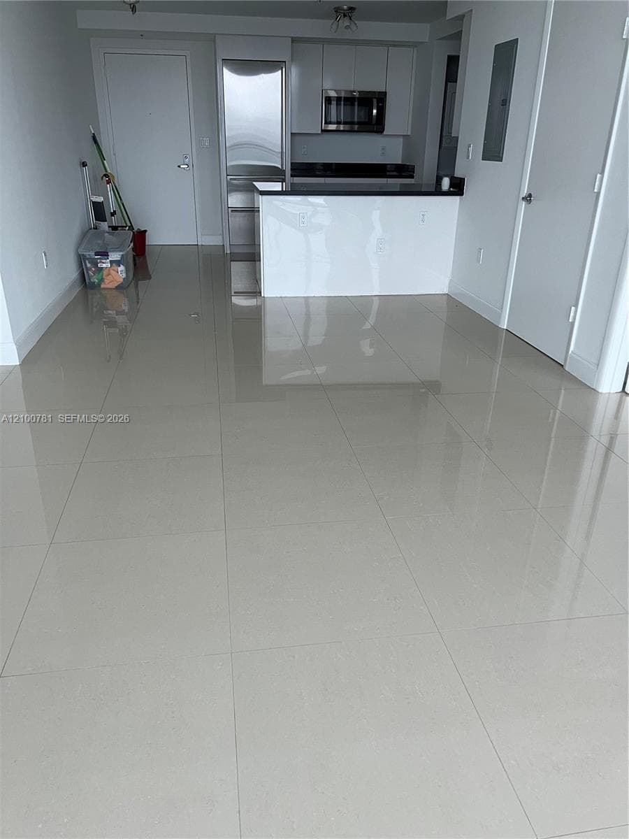 92 SW 3rd St 5102 photo 6