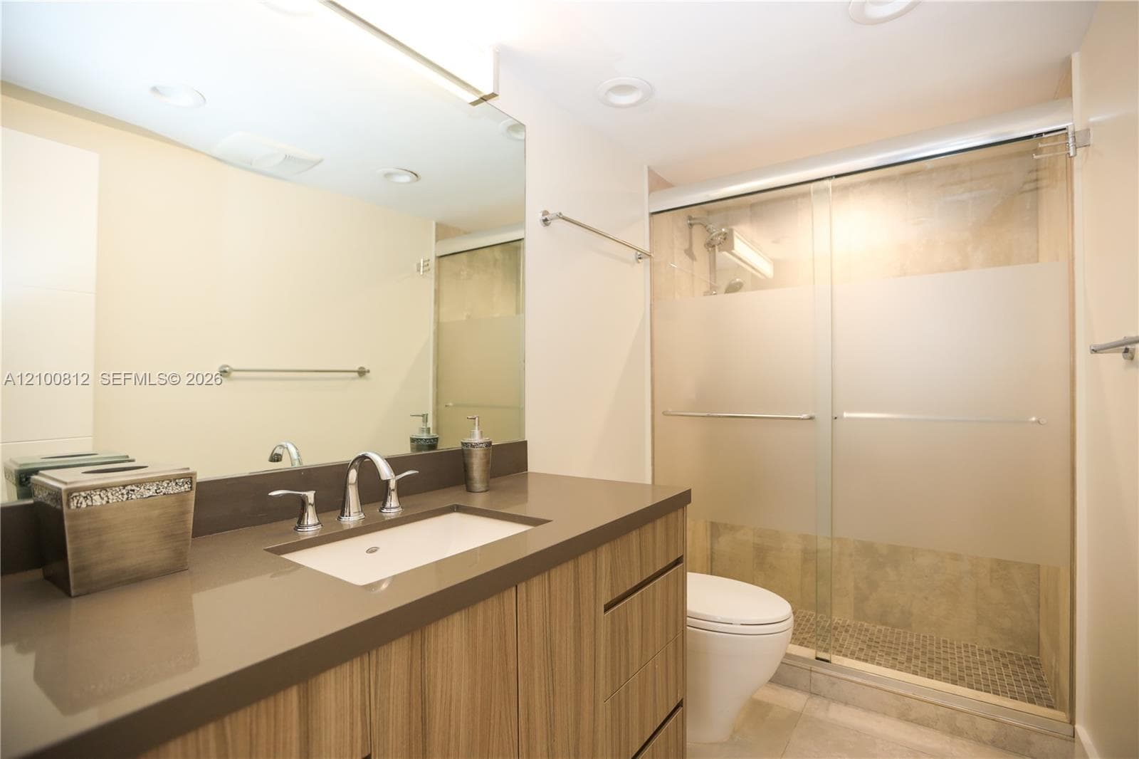 300 Bayview Dr 216 photo 16