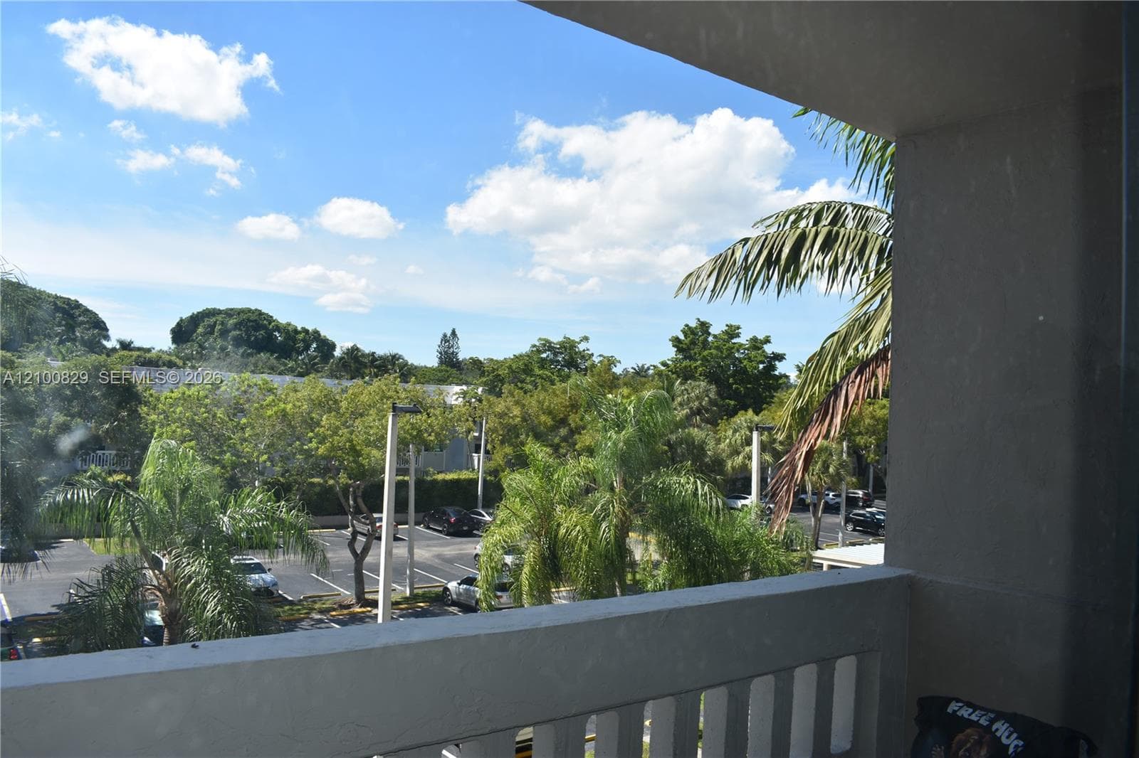 323 photo 14