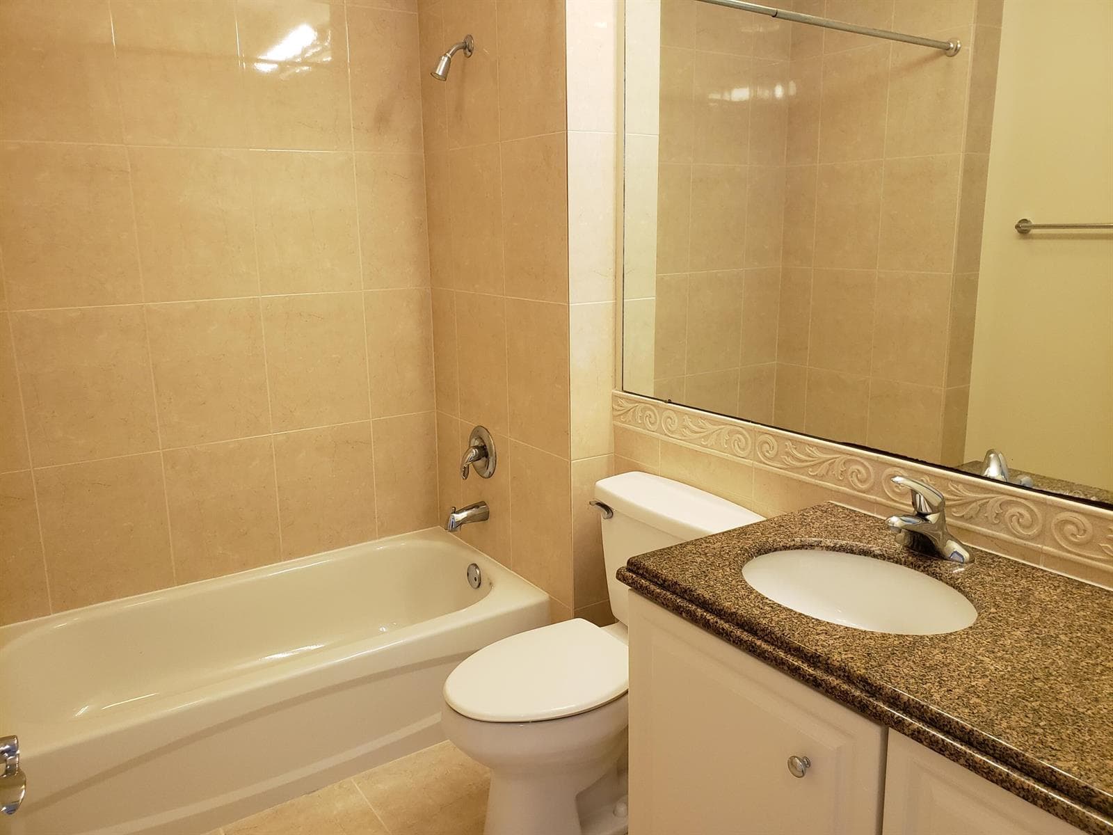 11 HARBOUR ISLE Drive W 201 photo 21