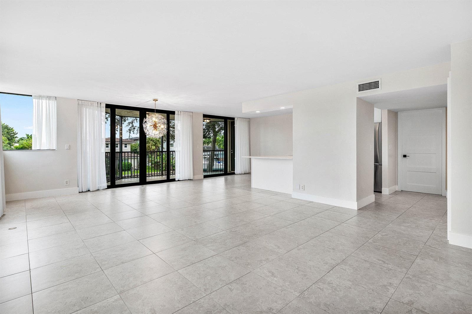 800 JEFFERY Street 201 photo 6