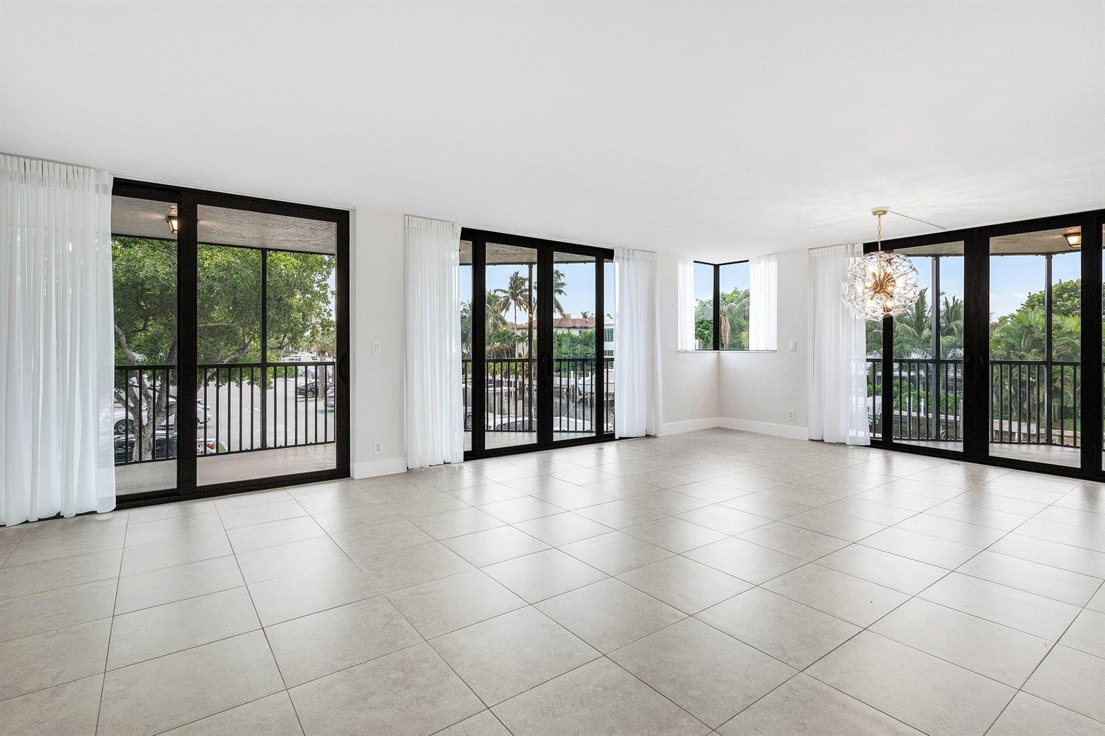 800 JEFFERY Street 201 photo 5