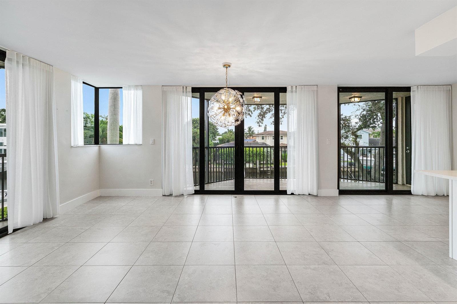 800 JEFFERY Street 201 photo 4