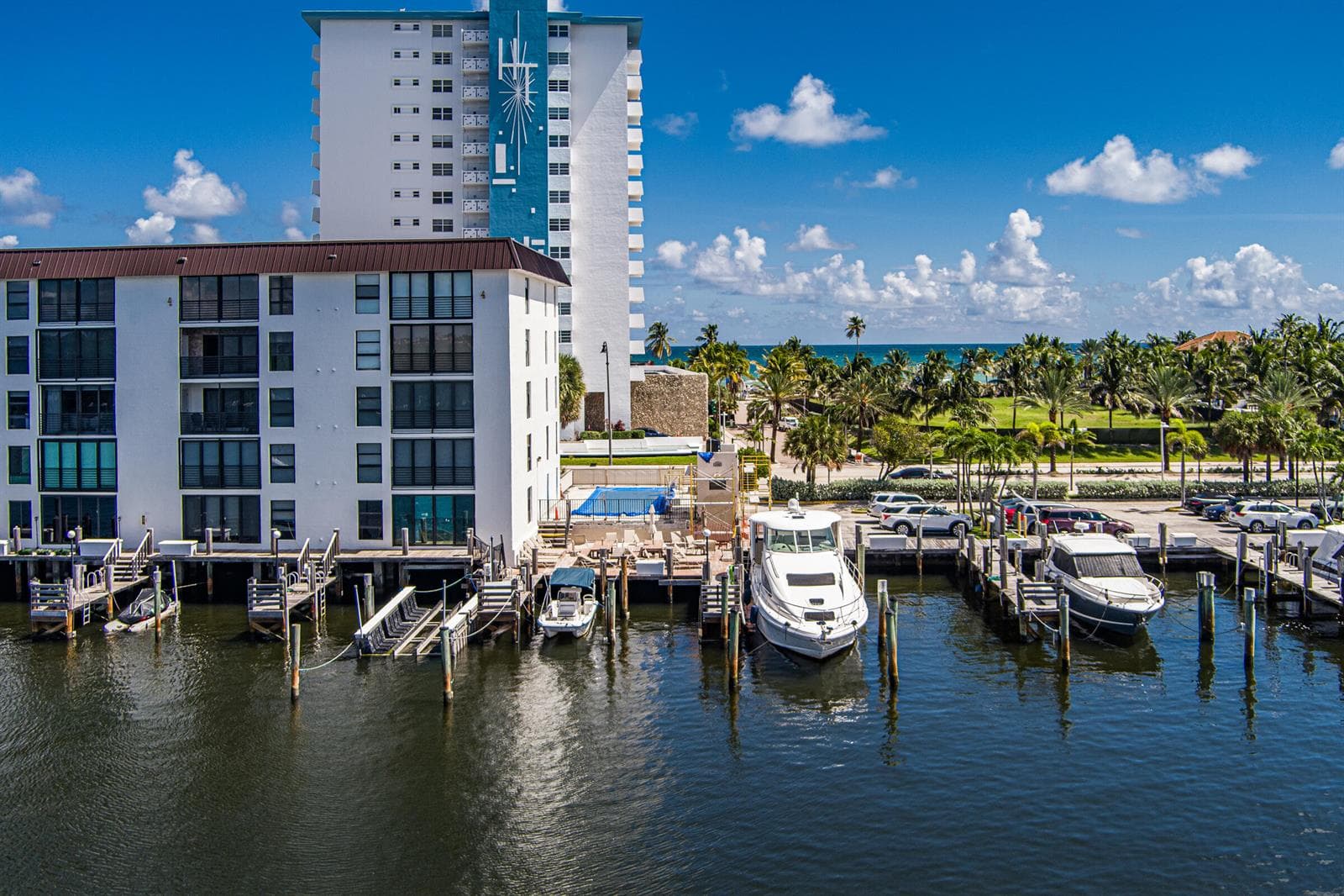 3200 N OCEAN Drive 402 photo 10