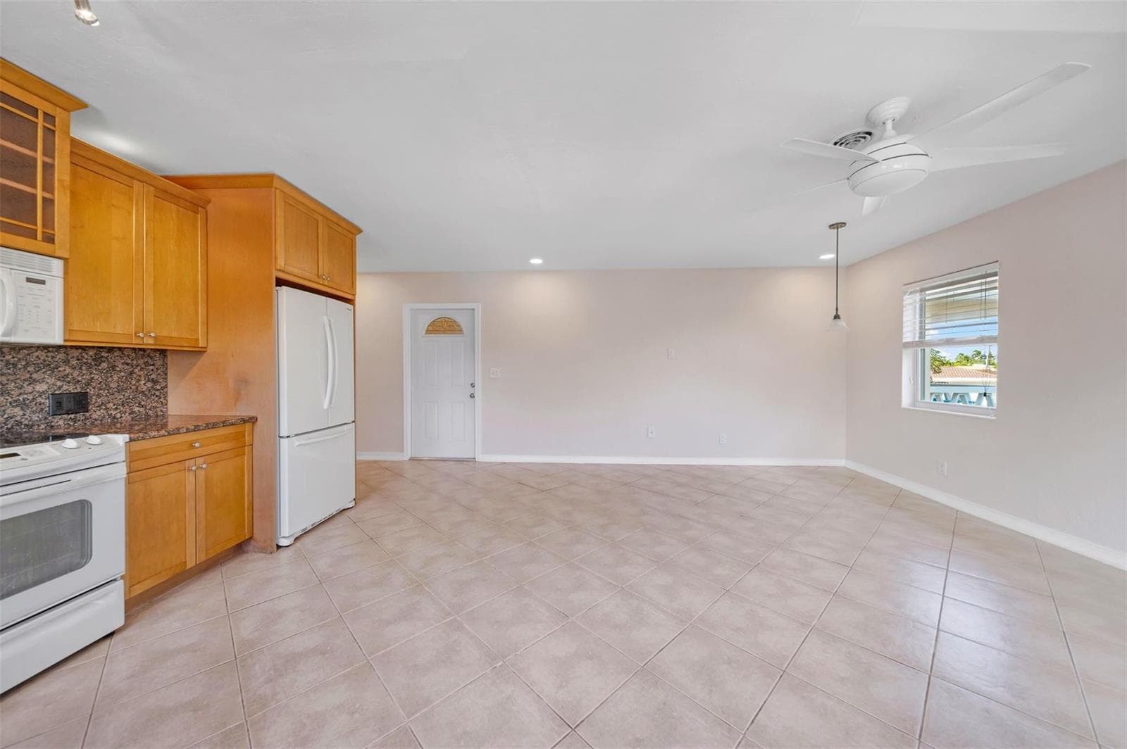 2591 NE 55TH Court 208 photo 7