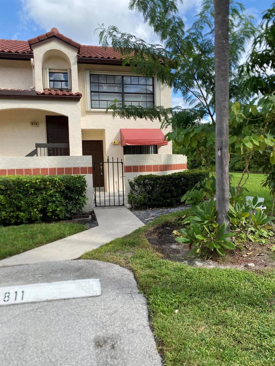 811 Freedom Court Court 811 photo 23