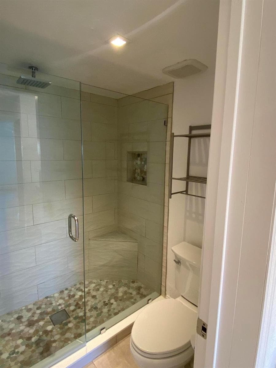 811 Freedom Court Court 811 photo 17