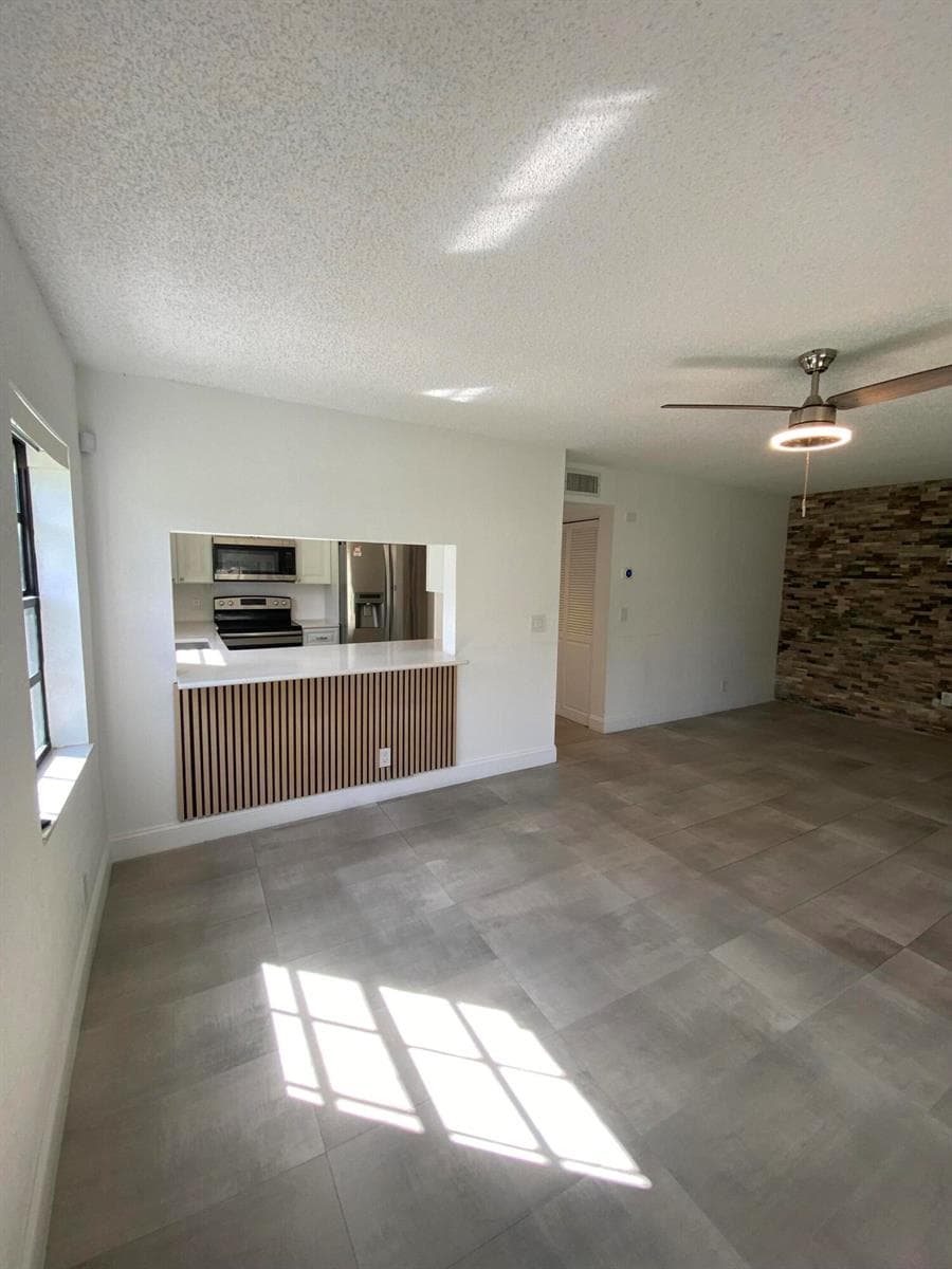 811 Freedom Court Court 811 photo 9
