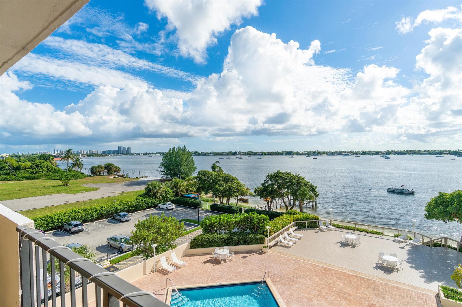 5600 N Flagler Drive 409 photo 1