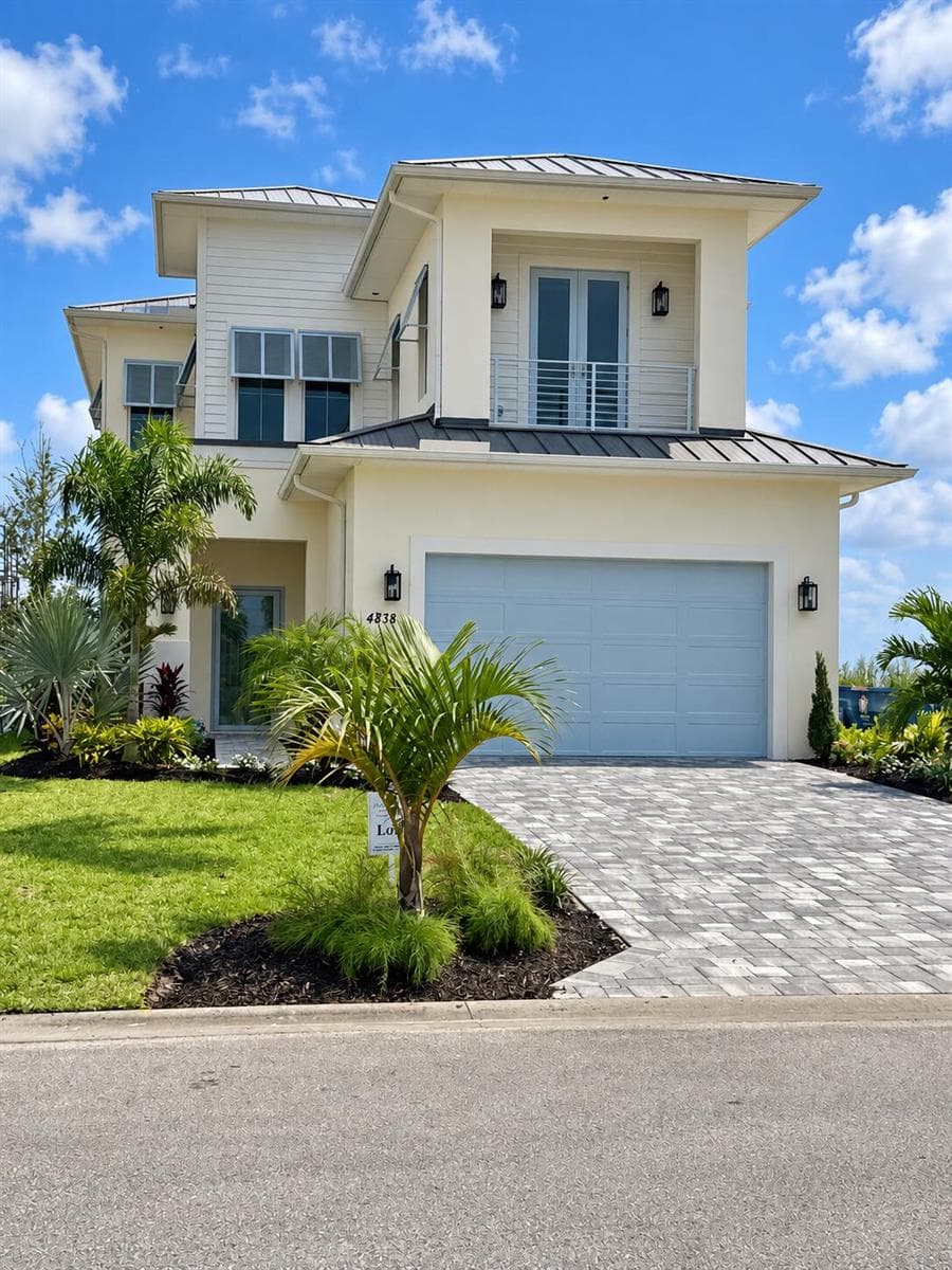 4838 S Harbor Drive photo 1