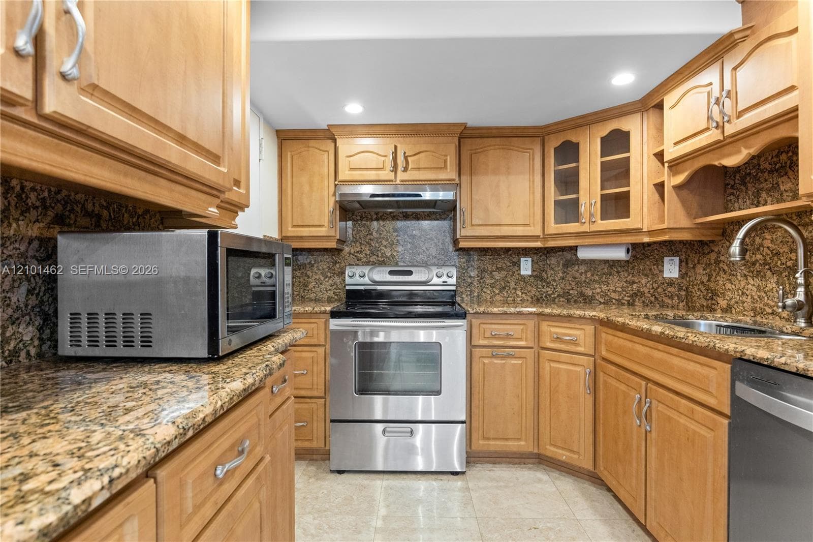 500 Bayview Dr PH20 photo 17