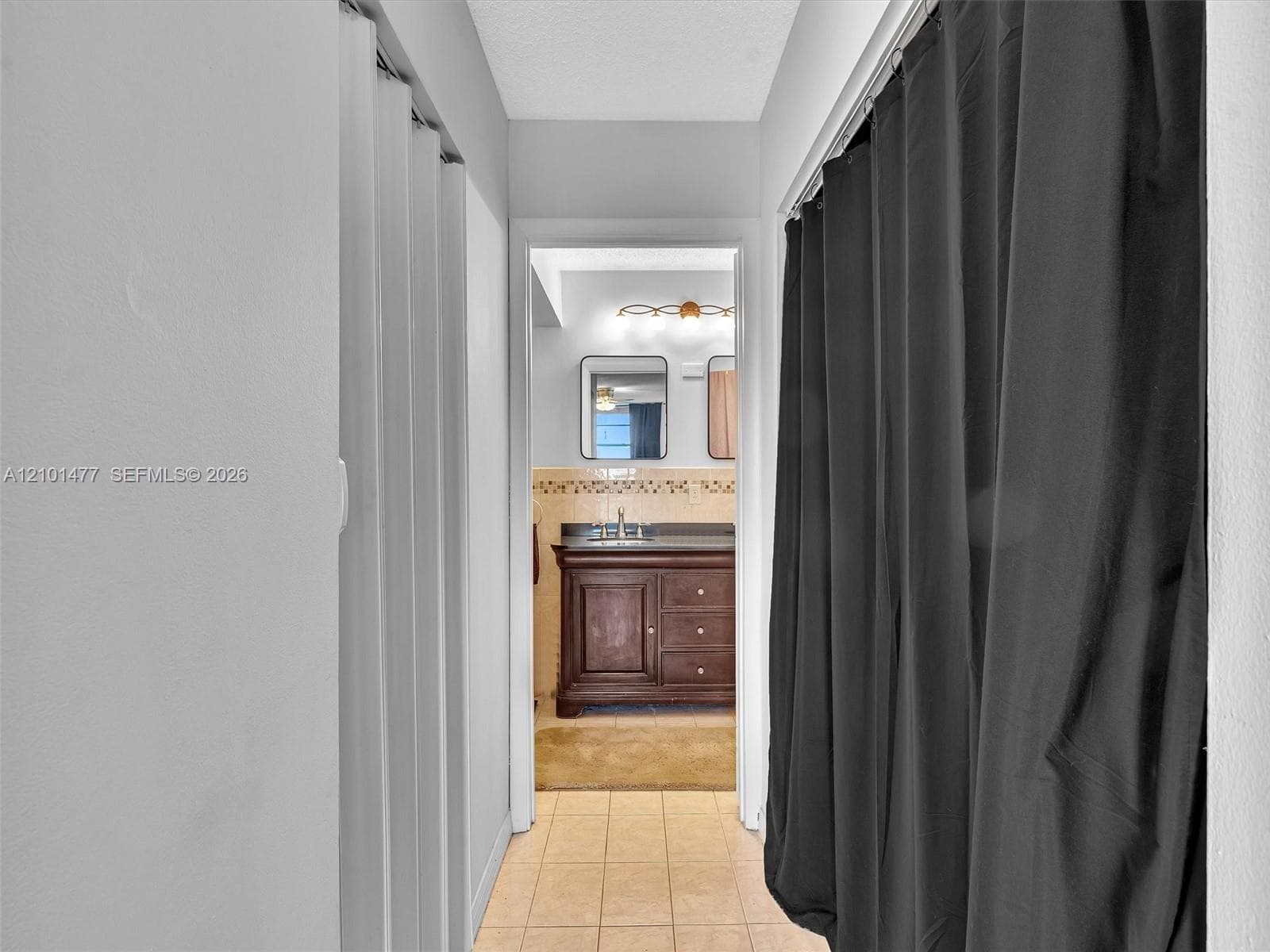 2500 NE 135th St C502 photo 25