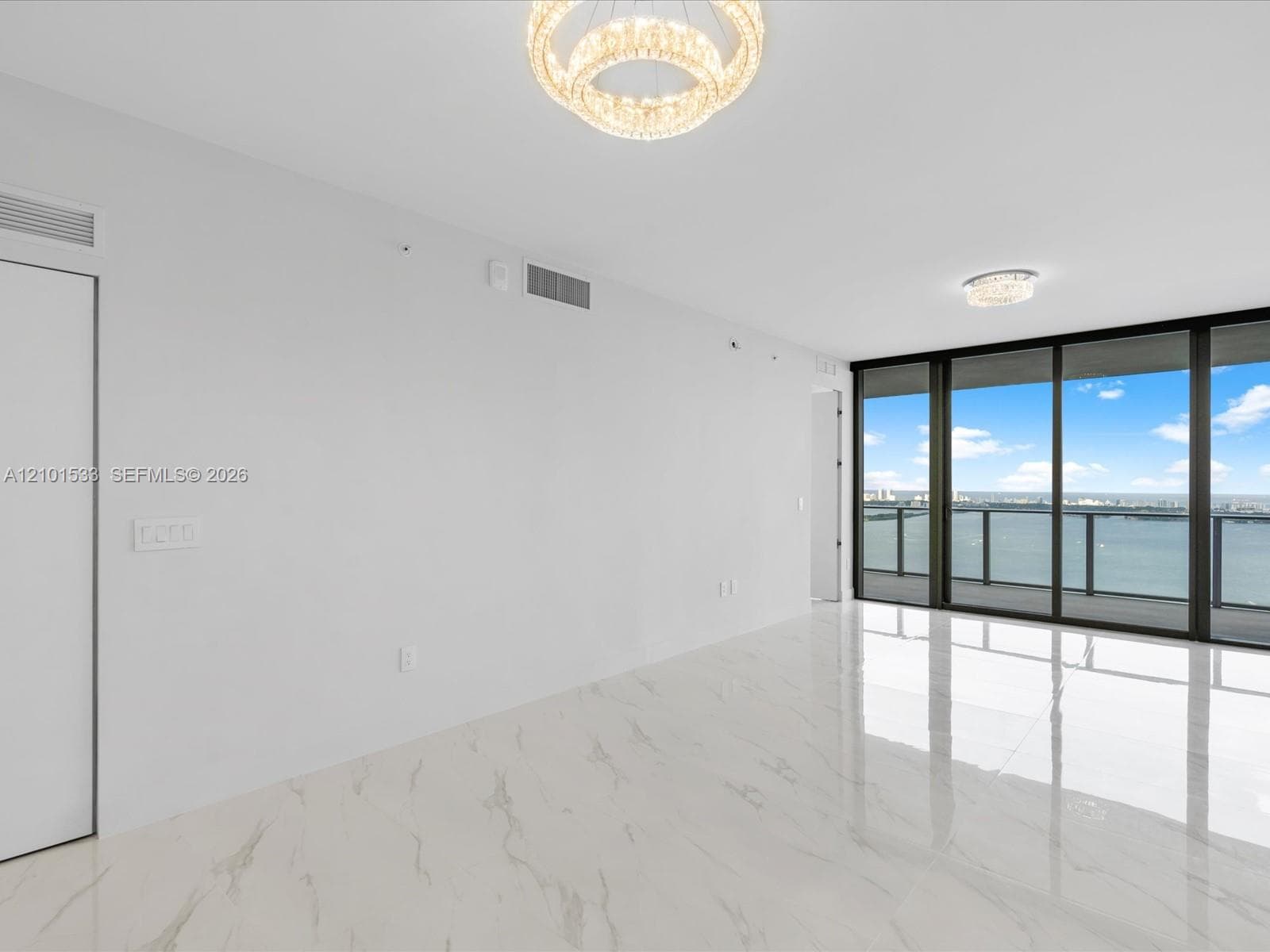 700 NE 24 Street 4906 photo 6
