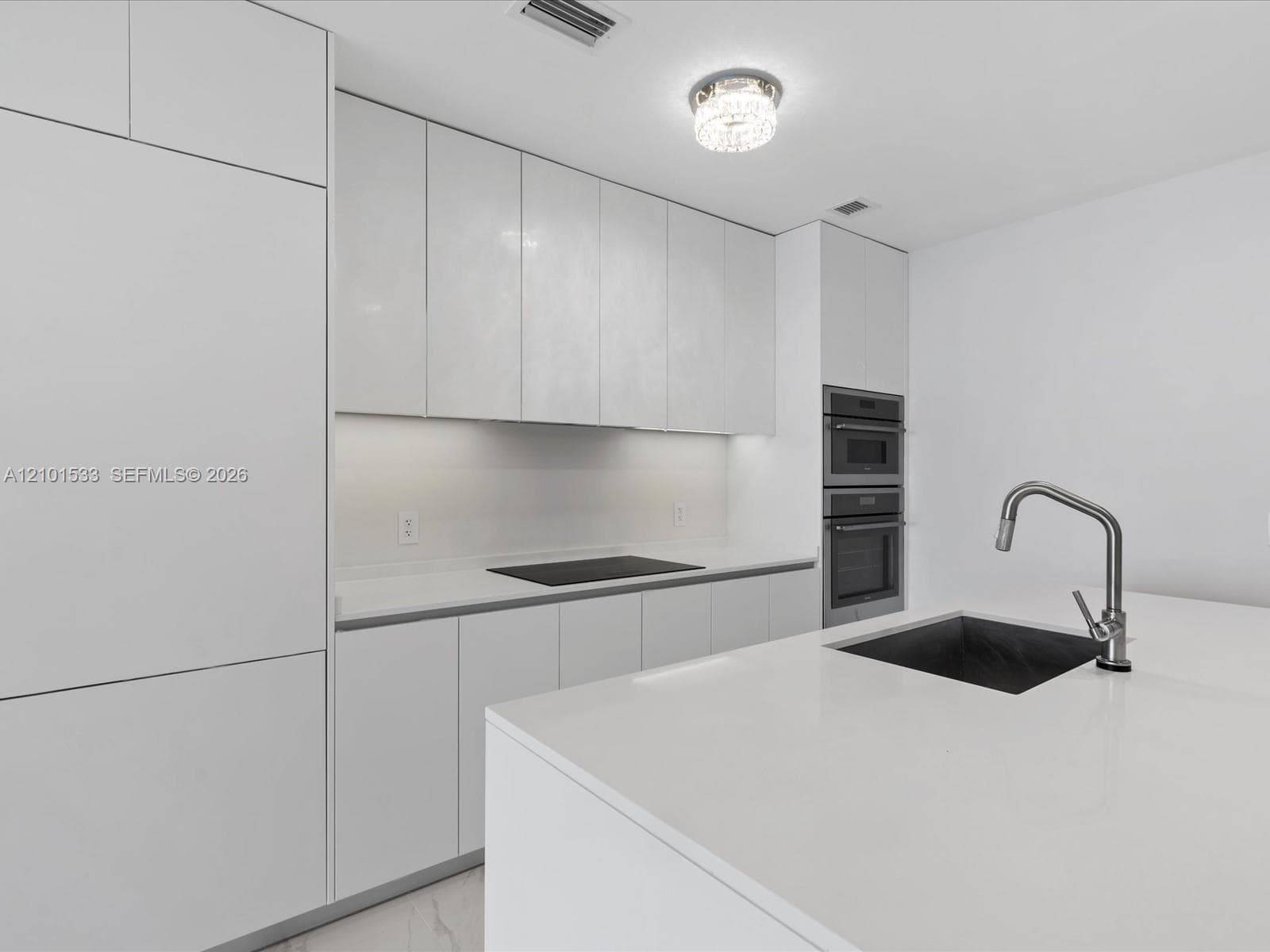700 NE 24 Street 4906 photo 10