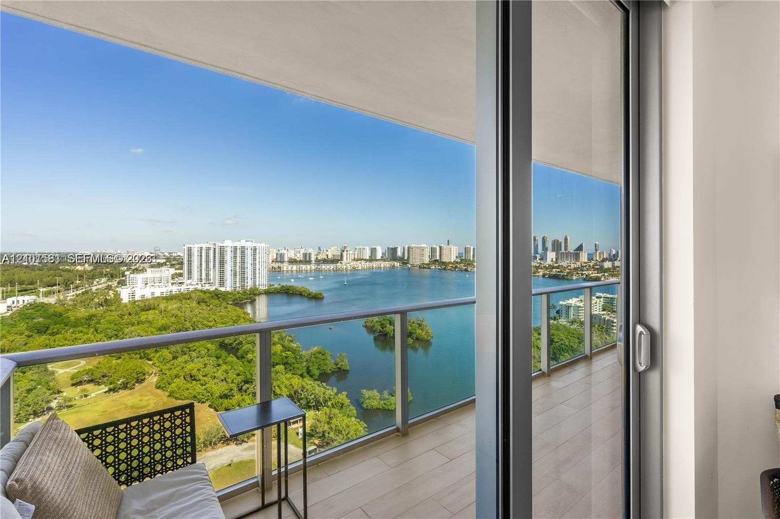 16385 Biscayne Blvd 2406 photo 13