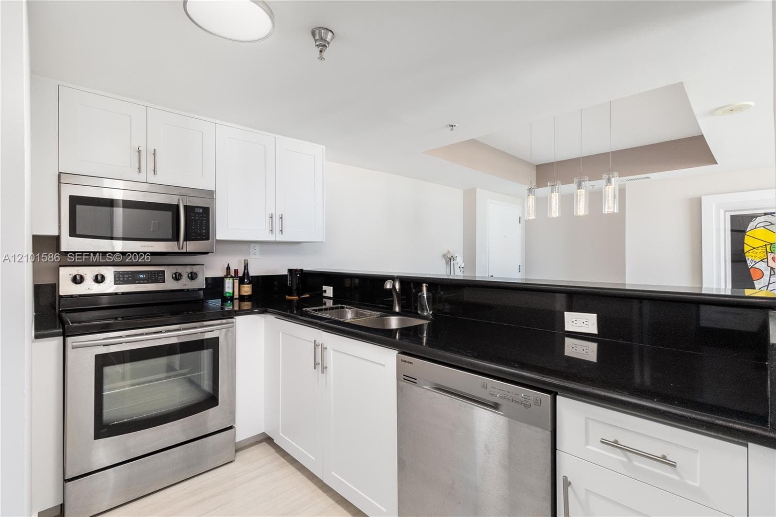 650 West Ave 1708 photo 13