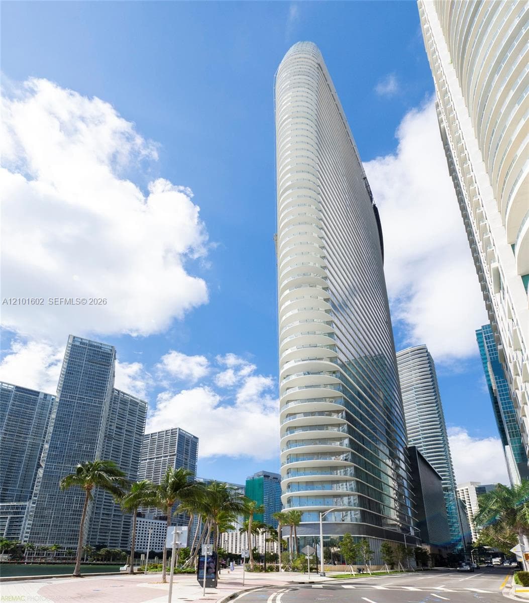 300 Biscayne Boulevard Way 1205C photo 1