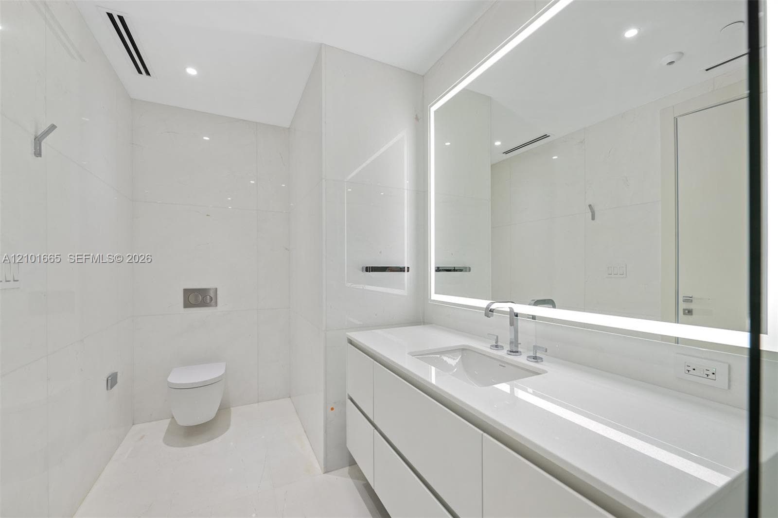 300 Biscayne Boulevard Way 1205C photo 24