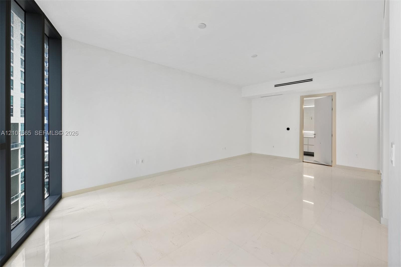 300 Biscayne Boulevard Way 1205C photo 18