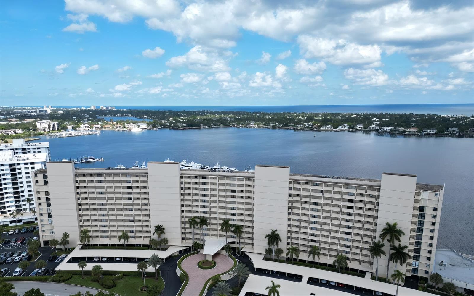 130 Lakeshore Drive 821 photo 22
